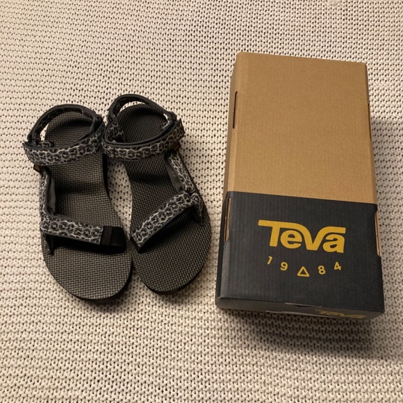 Teva Midform Universal Sandals - Picture 6 of 9